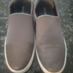 Via spiga slip ons